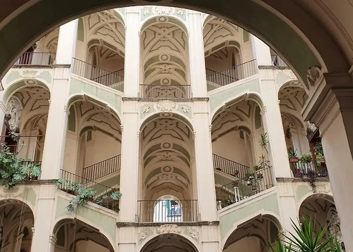 ベッド・アンド・ブレックファスト The Spanish Palace, Suites, Rooms, & Terraces 4*