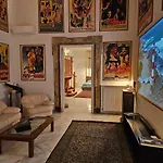 Panzió The Spanish Palace, Suites, Rooms, & Terraces 4*