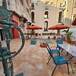 Panzió The Spanish Palace, Suites, Rooms, & Terraces 4*