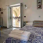 The Spanish Palace, Suites, Rooms, & Terraces Nápoly