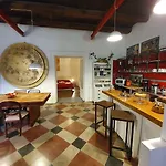 Panzió The Spanish Palace, Suites, Rooms, & Terraces 4*