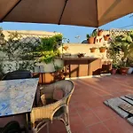 The Spanish Palace, Suites, Rooms, & Terraces Panzió Nápoly