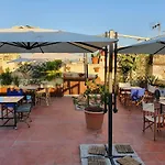 The Spanish Palace, Suites, Rooms, & Terraces Panzió