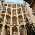 The Spanish Palace, Suites, Rooms, & Terraces 4* Nápoly
