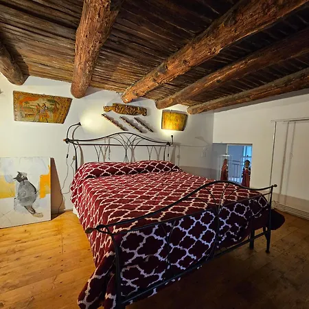 The Spanish Palace, Suites, Rooms, & Terraces Neapel