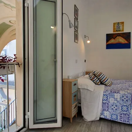 The Spanish Palace, Suites, Rooms, & Terraces Bed & Breakfast Neapel