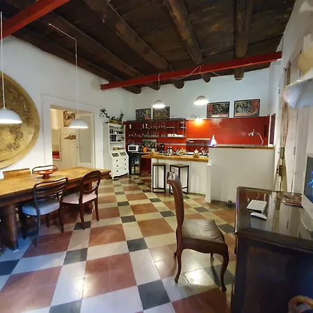 The Spanish Palace, Suites, Rooms, & Terraces Bed & Breakfast 4*