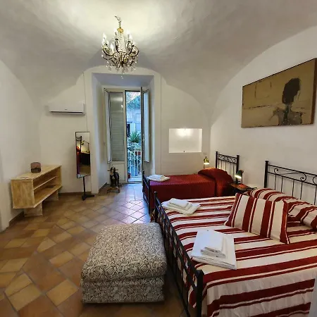 The Spanish Palace, Suites, Rooms, & Terraces 4*