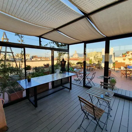 The Spanish Palace, Suites, Rooms, & Terraces Bed & Breakfast Neapel