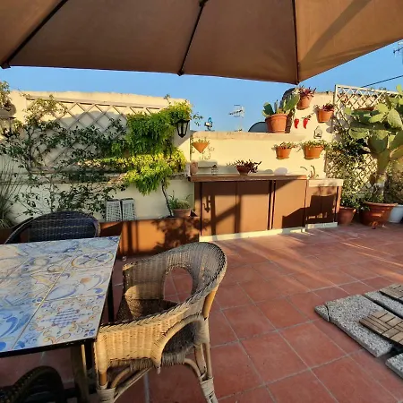 The Spanish Palace, Suites, Rooms, & Terraces Bed & Breakfast Neapel
